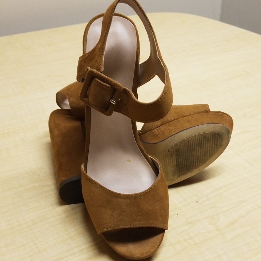 Shoes - Picture 4 of 4